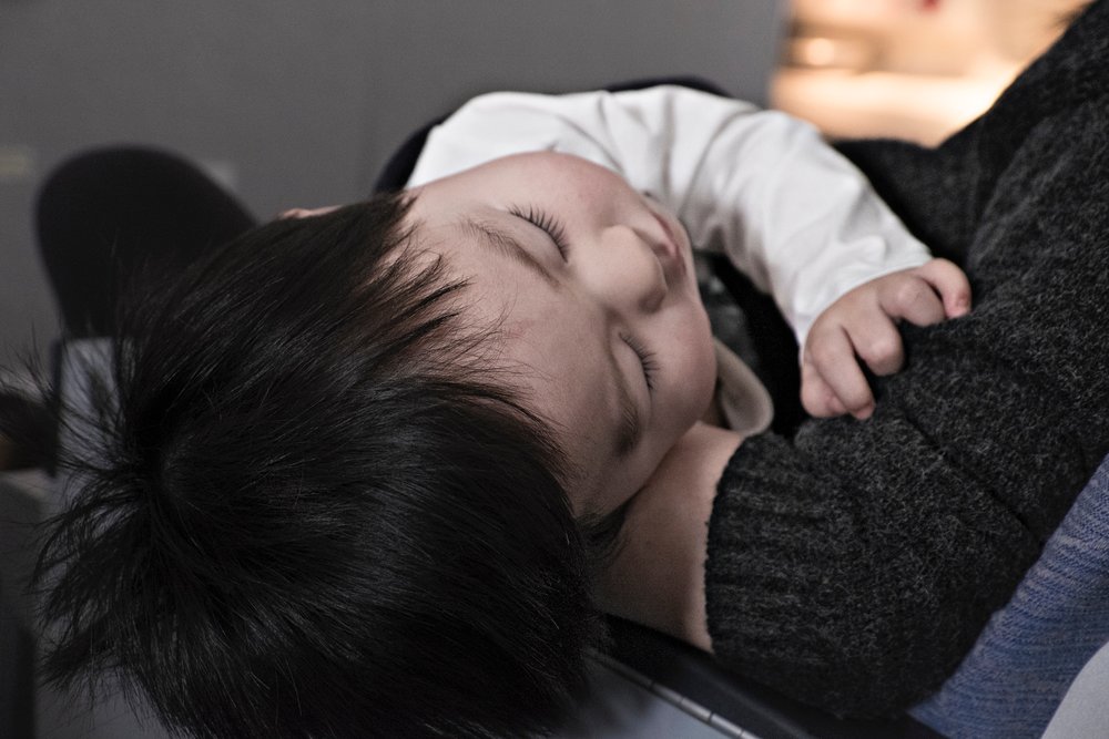 how much breastmilk or formula should baby drink